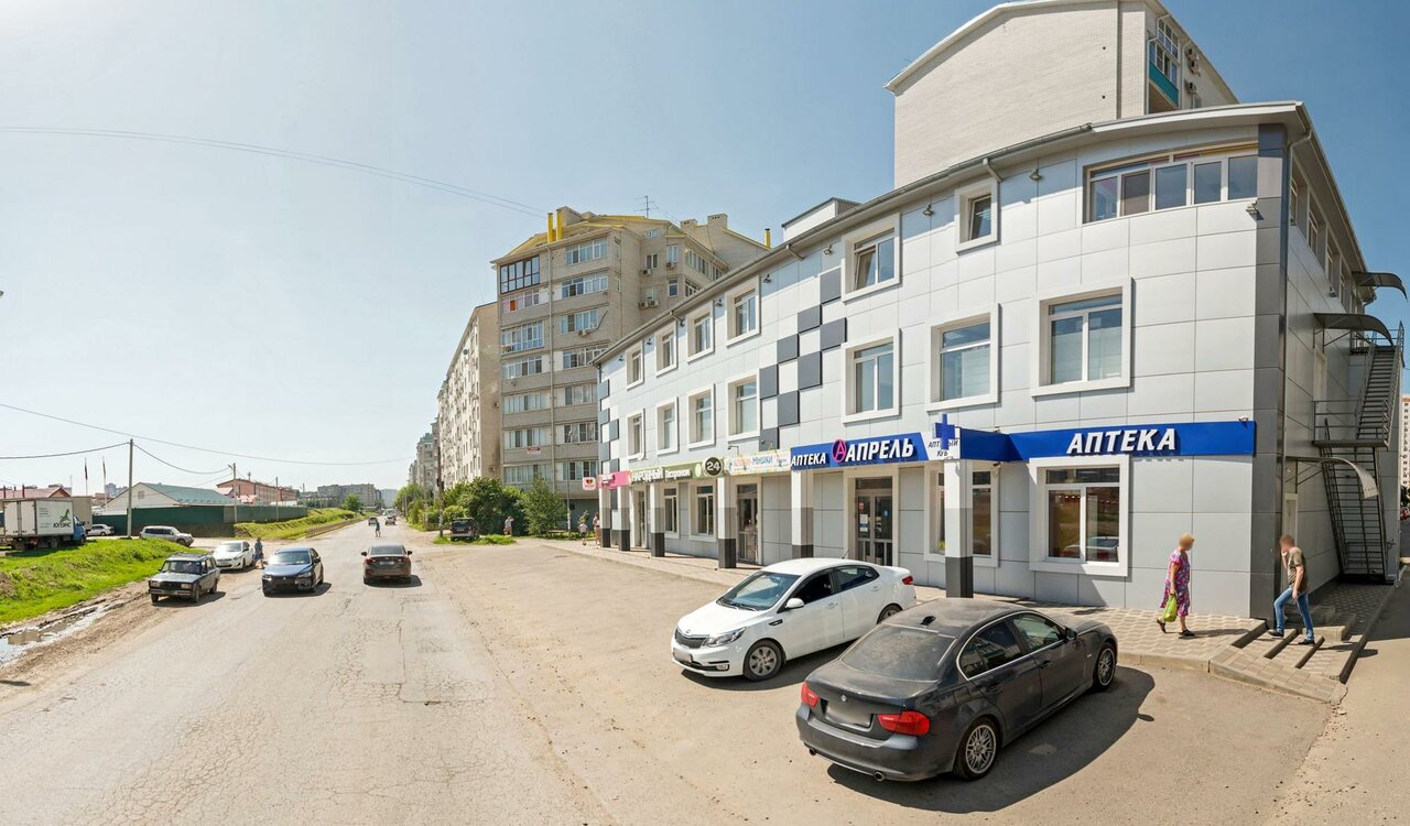Империя Пикчер, художественная школа